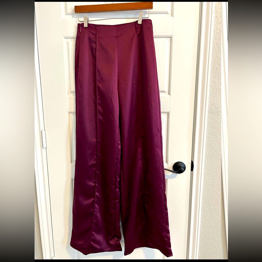 Pretty Little Thing Plus Constructed Satin Pleat Detailed Pant- 4